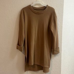 Round neck sweater